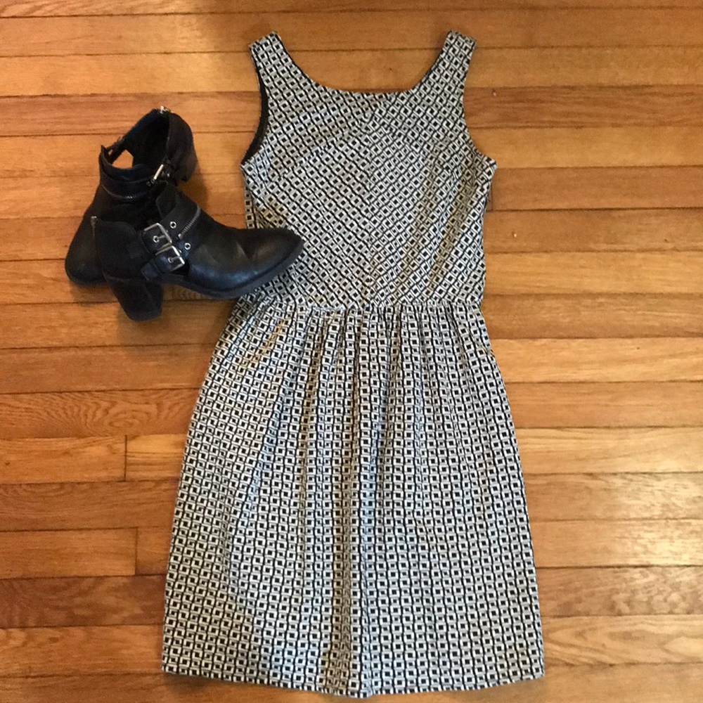 ❌sold❌ Printed black and white casual dress